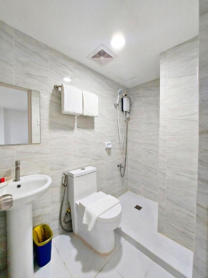 Hotel Airobedz Makati - A Value 3*