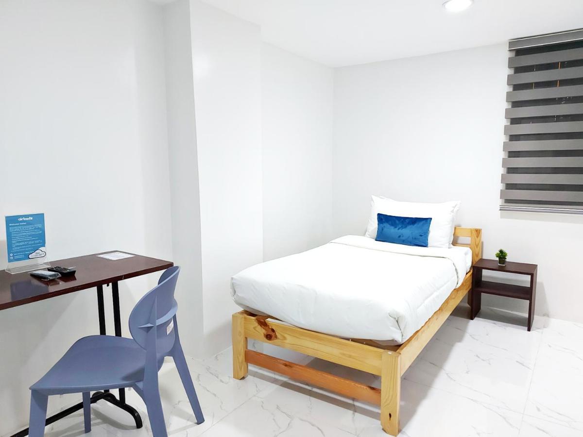 Hotel Airobedz Makati - A Value 3*